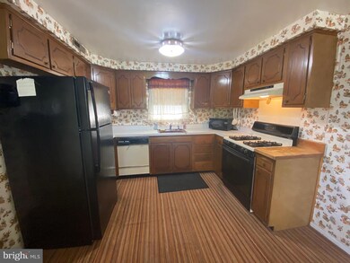 27 E Kennedy Dr, Clementon, NJ 08021 - photo 3