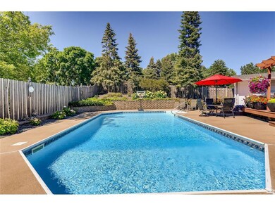 9207 Polaris Ln N Maple Grove-large-011-009-Exteri