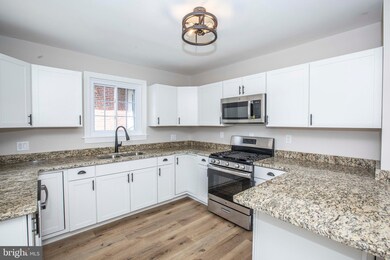 2534 Cumberland Ave, Reading, PA 19606 - photo 4