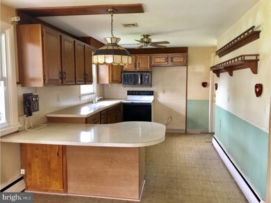 3410 Lantana Ave, Reading, PA 19605 - photo 7