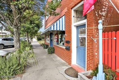 116NHoweStreet-71