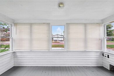 705 10th St, Belle Plaine, IA 52208 - photo 5