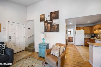 2-web-or-mls-223 Ski Way B-5