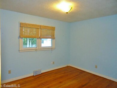 2nd Bedroom.