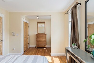 341 Hurley St unit 2, Cambridge, MA 02141 - photo 2