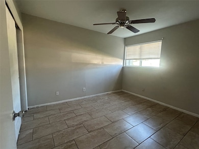6702 Biggs Ct unit 4, Houston, TX 77061 - photo 5