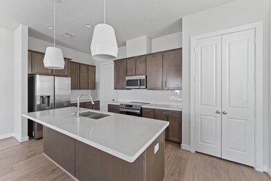 5914 Haring Ln, Houston, TX 77091 - photo 2