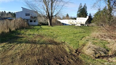 555 Mueller St, Raymond, WA 98577 - photo 6