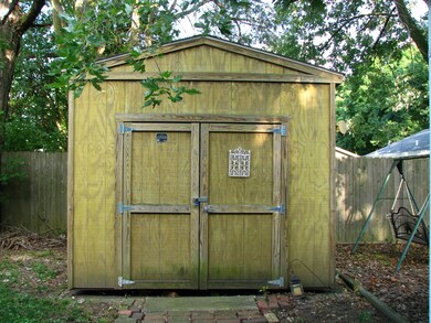 305 S Embarras Ave, Tuscola, IL 61953 - photo 2