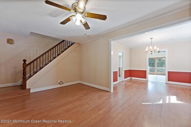 50 Charles St Metuchen NJ-large-008-044-