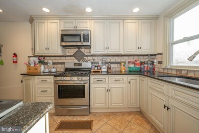 272 Blanchard Rd, Drexel Hill, PA 19026 - photo 6