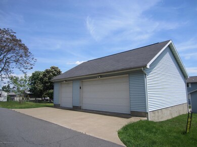 961 Carmalt St, Scranton, PA 18519 - photo 5