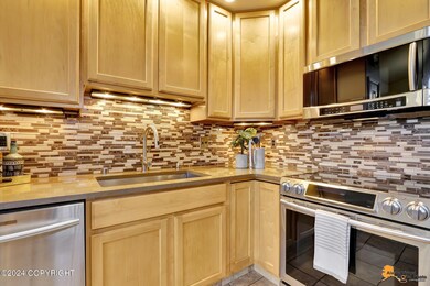 SS appliances STAY!