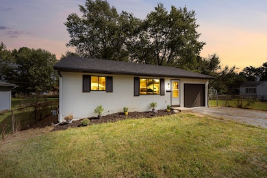 2810 Baughman Ave, Columbus, OH 43211 - photo 2