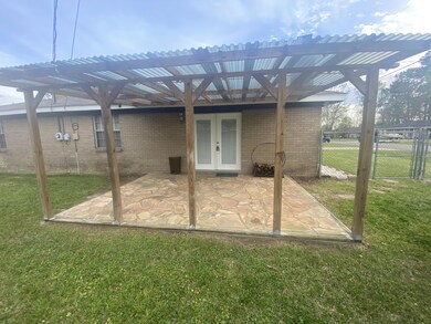 6 covered patio