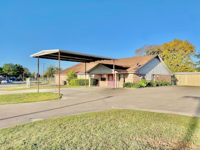 433 W 1st St, Groveton, TX 75845 - photo 2