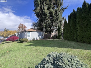 624 N Settlemier Ave, Woodburn, OR 97071 - photo 3