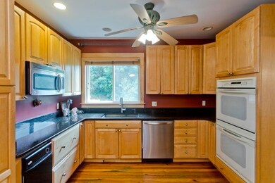 7 Pleasant St, Shelburne Falls, MA 01370 - photo 7