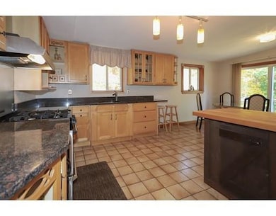 15 Charles St, Georgetown, MA 01833 - photo 6