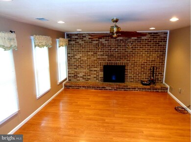 609 Tanglewood Dr, Sykesville, MD 21784 - photo 6