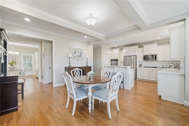 Easily accommodates seating for 8