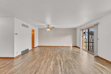 Living/DiningRoom