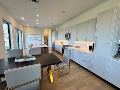 2620 Maple Ave unit 617, Dallas, TX 75201 - photo 2