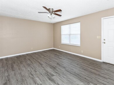 Living Room (12 x 17)