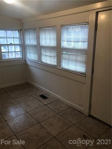 812 Woods Dr, Statesville, NC 28677 - photo 7