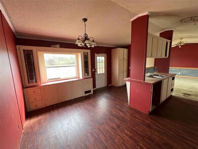 912 Sanders Rd, Cleburne, TX 76031 - photo 4