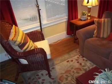 Studio/Study/Office ***CHARMING ROOM OFF LIVING RO