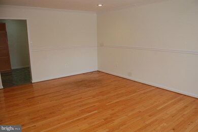 11635 Summer Oak Dr, Germantown, MD 20874 - photo 3