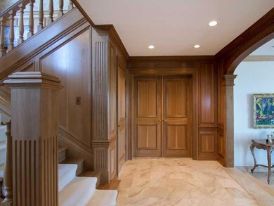 Foyer.