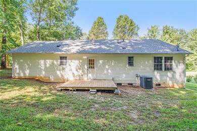 139 Woodview Dr, Statesville, NC 28625 - photo 5