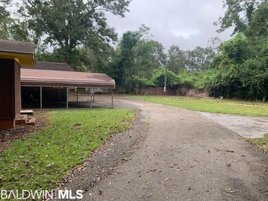 135 Harris St, Atmore, AL 36502 - photo 4