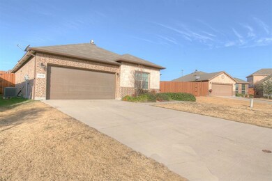 1205 Glen Ct, Weatherford, TX 76087 - photo 4