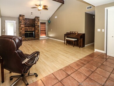 2901 S Lions Ave, Broken Arrow, OK 74012 - photo 7
