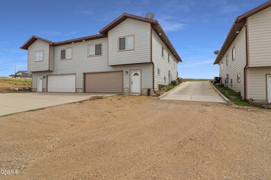 13695 Karen St, Williston, ND 58801 - photo 3