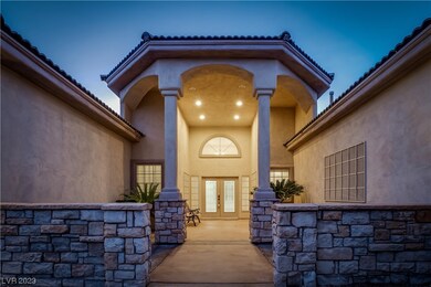 Front/Courtyard