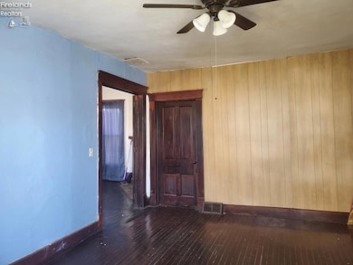 537 3rd St, Elyria, OH 44035 - photo 5