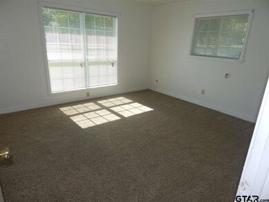 6137 6137 Mesquite Dr, Tyler, TX 75707 - photo 2