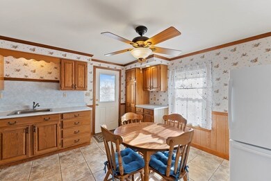 21 Silver St, West Springfield, MA 01089 - photo 6