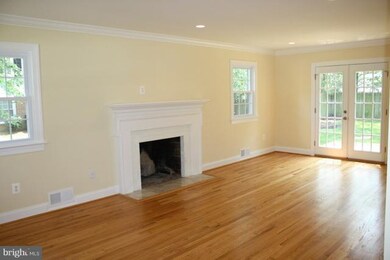 921 Croton Dr, Alexandria, VA 22308 - photo 7