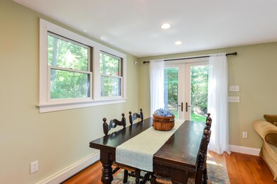 007-photo-dining-room-6159994