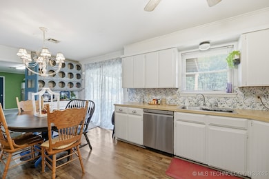 206 N Will Rogers Loop E, Oologah, OK 74053 - photo 7