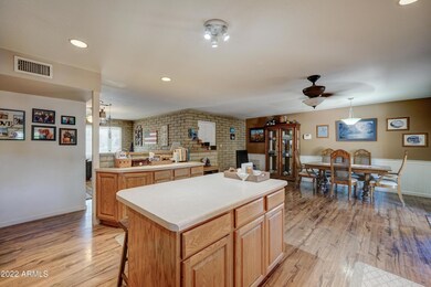 3207 W Cholla St-10