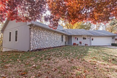 70 Overton Dr, Bella Vista, AR 72714 - photo 2