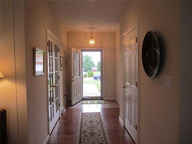 Entry/Foyer.