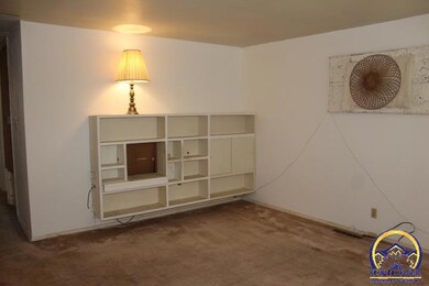 3120 SE Humboldt St, Topeka, KS 66605 - photo 2