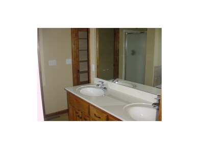 429 Pinnacle Dr, Raymore, MO 64083 - photo 5